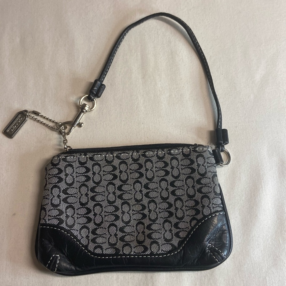 EUC  Vintage Coach  wristlet pouch in signature jacquard and leather